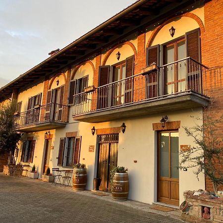 Tenuta Agricola La Cava- Cantina E Agriturismo San Damiano dʼAsti Eksteriør billede