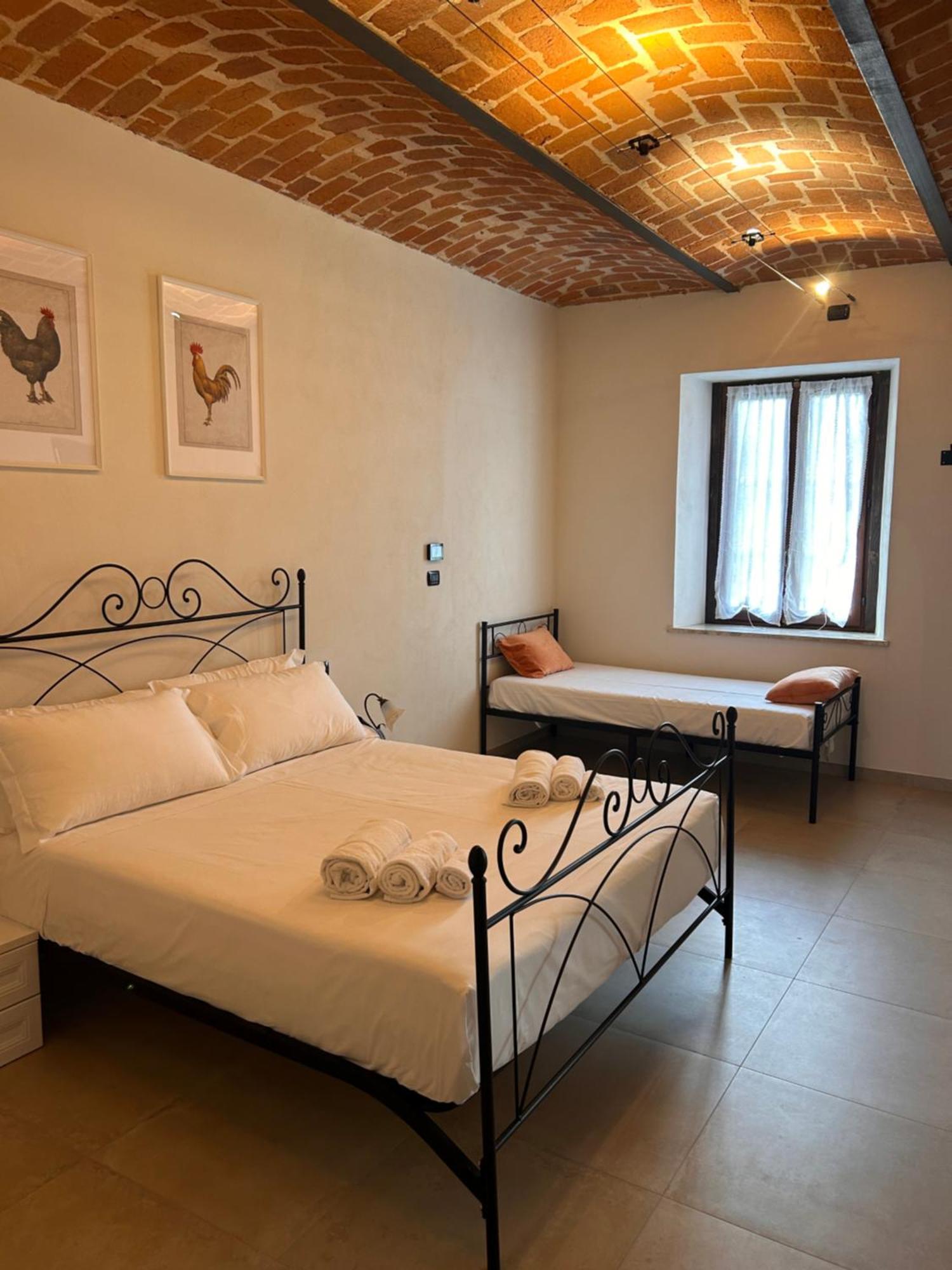 Tenuta Agricola La Cava- Cantina E Agriturismo San Damiano dʼAsti Eksteriør billede