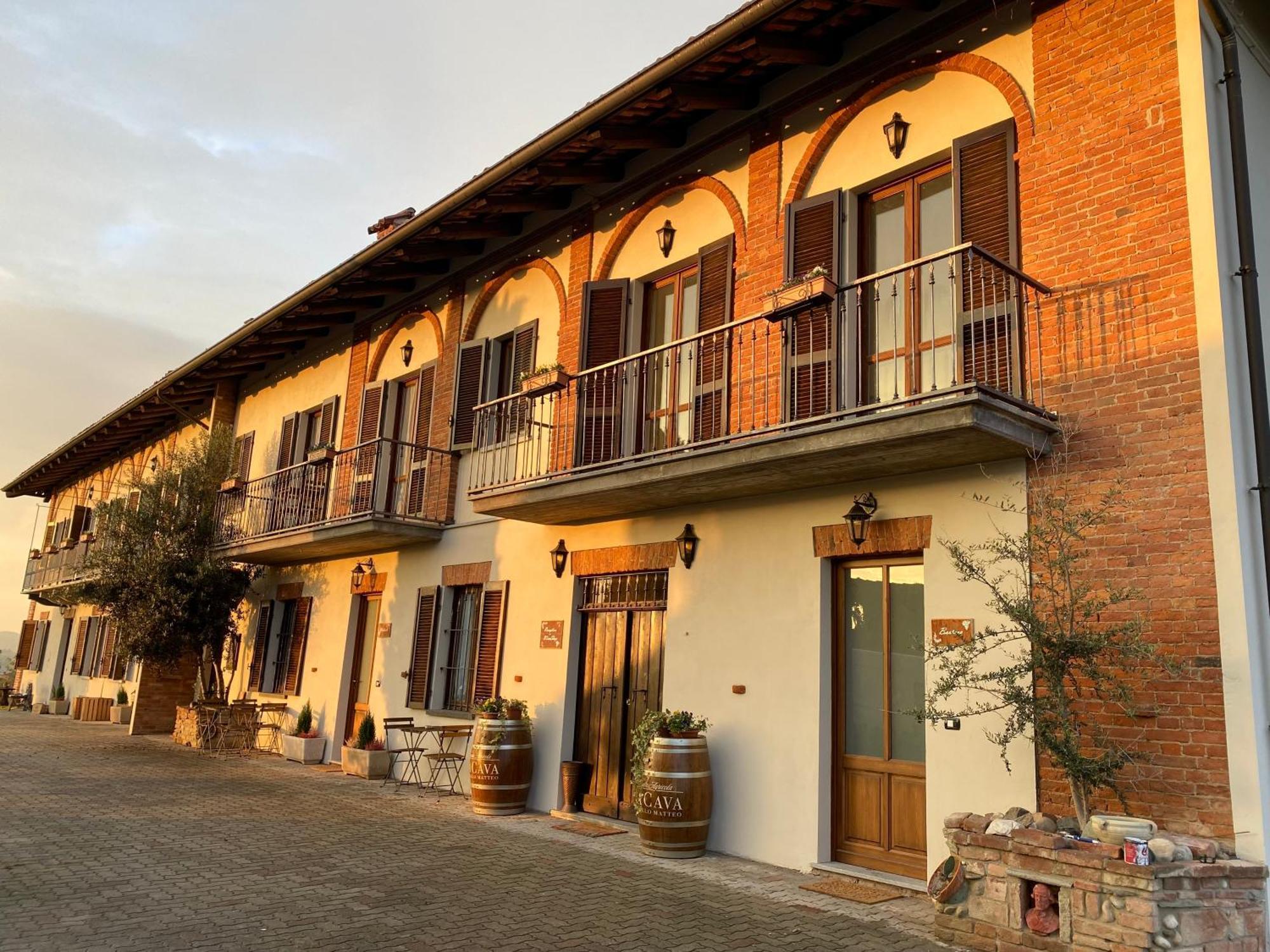 Tenuta Agricola La Cava- Cantina E Agriturismo San Damiano dʼAsti Eksteriør billede