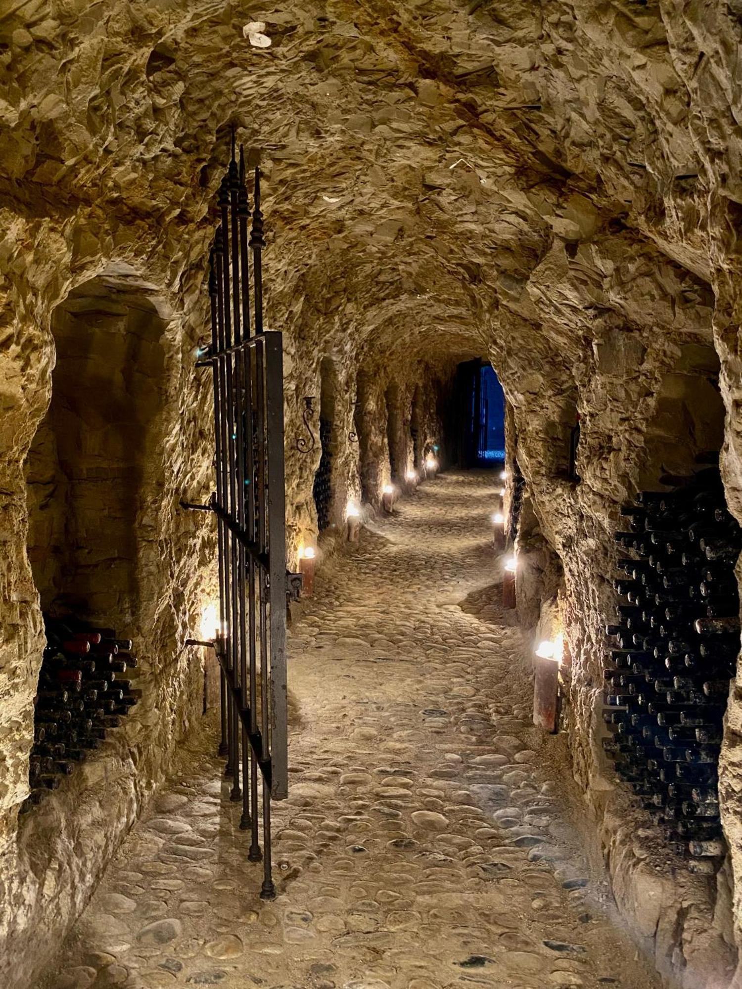 Tenuta Agricola La Cava- Cantina E Agriturismo San Damiano dʼAsti Eksteriør billede