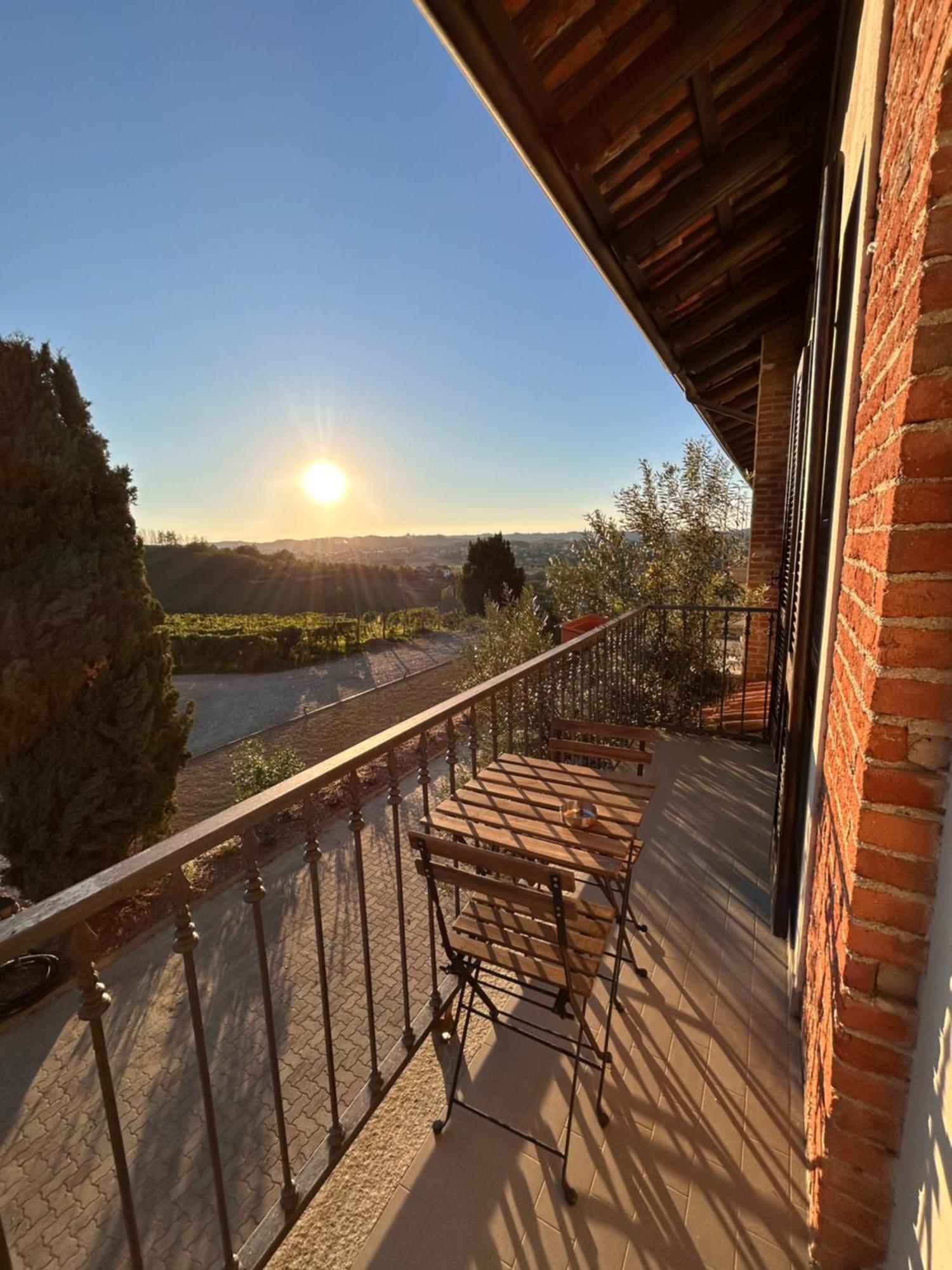 Tenuta Agricola La Cava- Cantina E Agriturismo San Damiano dʼAsti Eksteriør billede